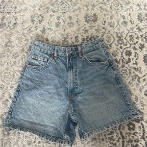 Zara short size 4